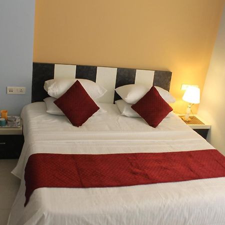 Rockfort Stay Inn Oragadam Bagian luar foto